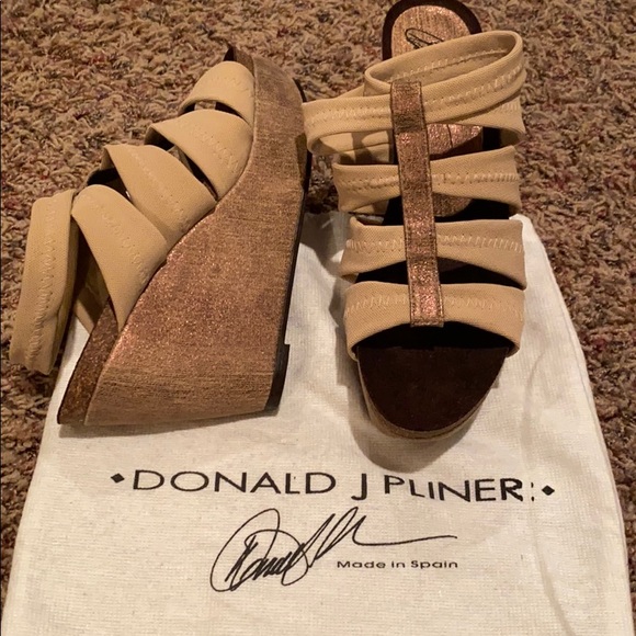 Donald J Pliner sandals - Picture 2 of 2